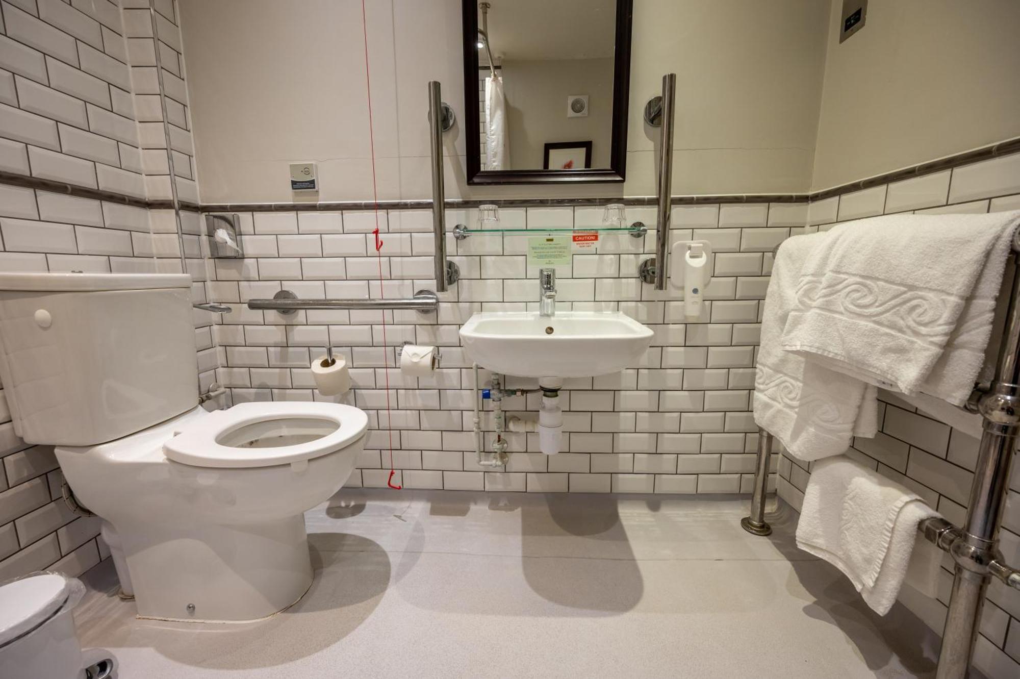 Cross Hands Hotel By Greene King Inns Old Sodbury Ngoại thất bức ảnh